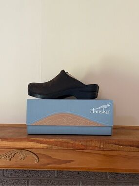 *NEW* Dansko Sonja Clog